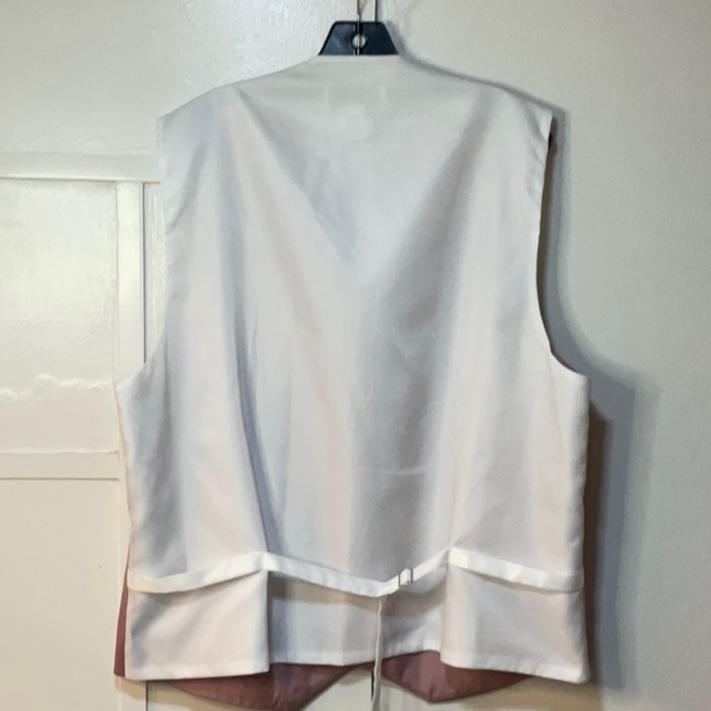 Azazie Men’s Polyester Vest w/pocket square (XL) - Picture 5 of 5